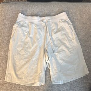 Lululemon T.H.E. Short 9" *Linerless